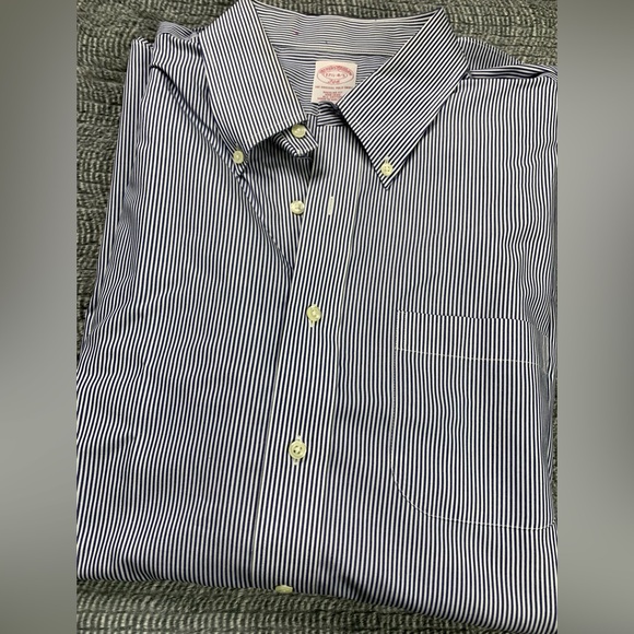 3/$10 Men’s Brooks Brothers Striped Collared Button Down Shirt neck size 17.5 - Picture 7 of 9